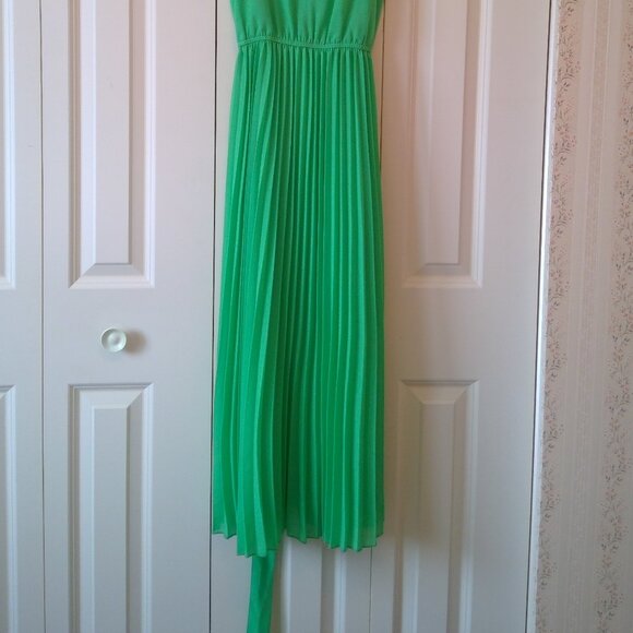 Suzy Shier Bright Green Maxi Dress - NWT - M - Picture 2 of 8
